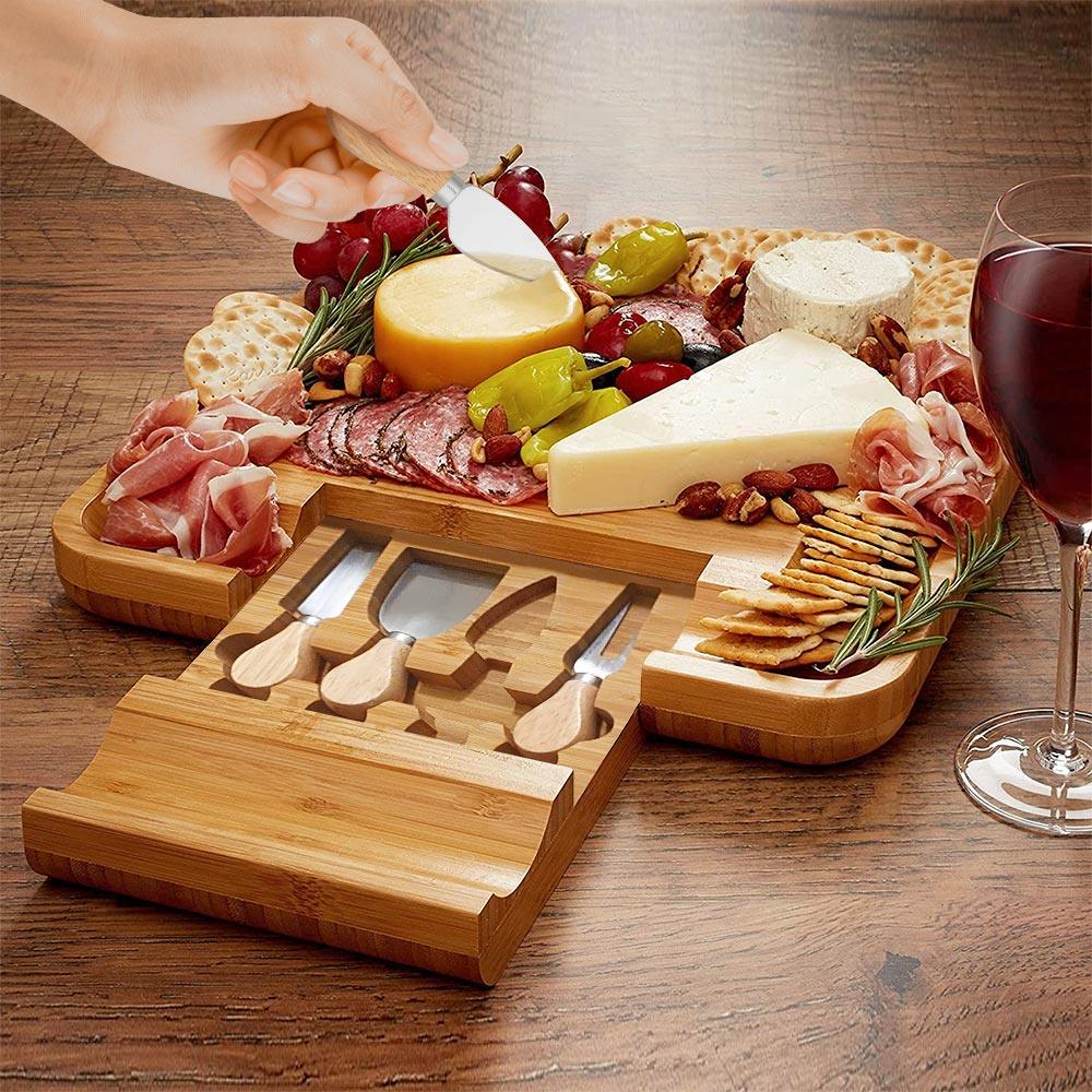 Tabla de bambú para quesos con 4 utensilios